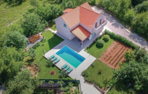 Villa Radosevic near Split, heated pool